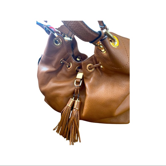 Michael Kors
Camden Large Drawstring - Picture 1 of 15